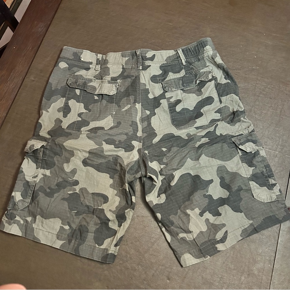 Urban Pipeline Green Camouflage Cargo Shorts - Picture 4 of 8